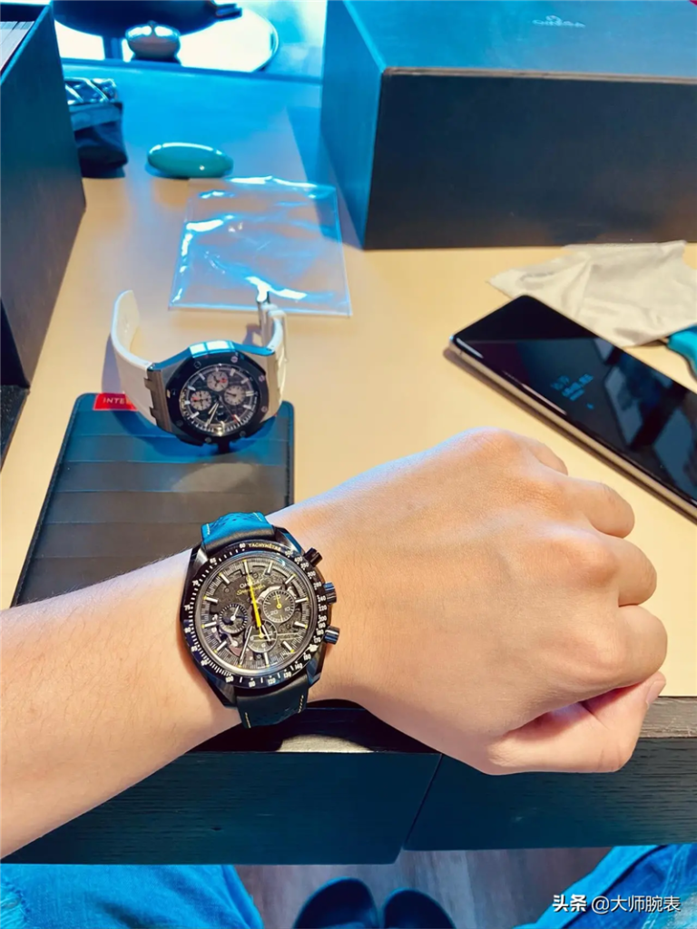 新款運動手表華為WatchFIT2