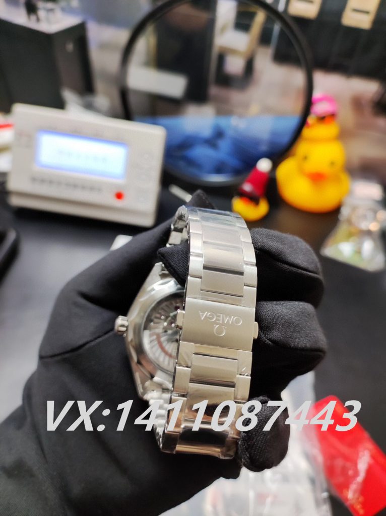 內(nèi)外兼修!兩分鐘帶你了解VS歐米茄世界時最新版