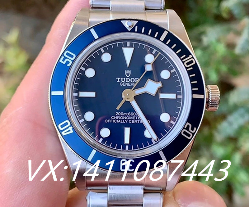 VS廠海馬藍色300V3版腕表上手評測
