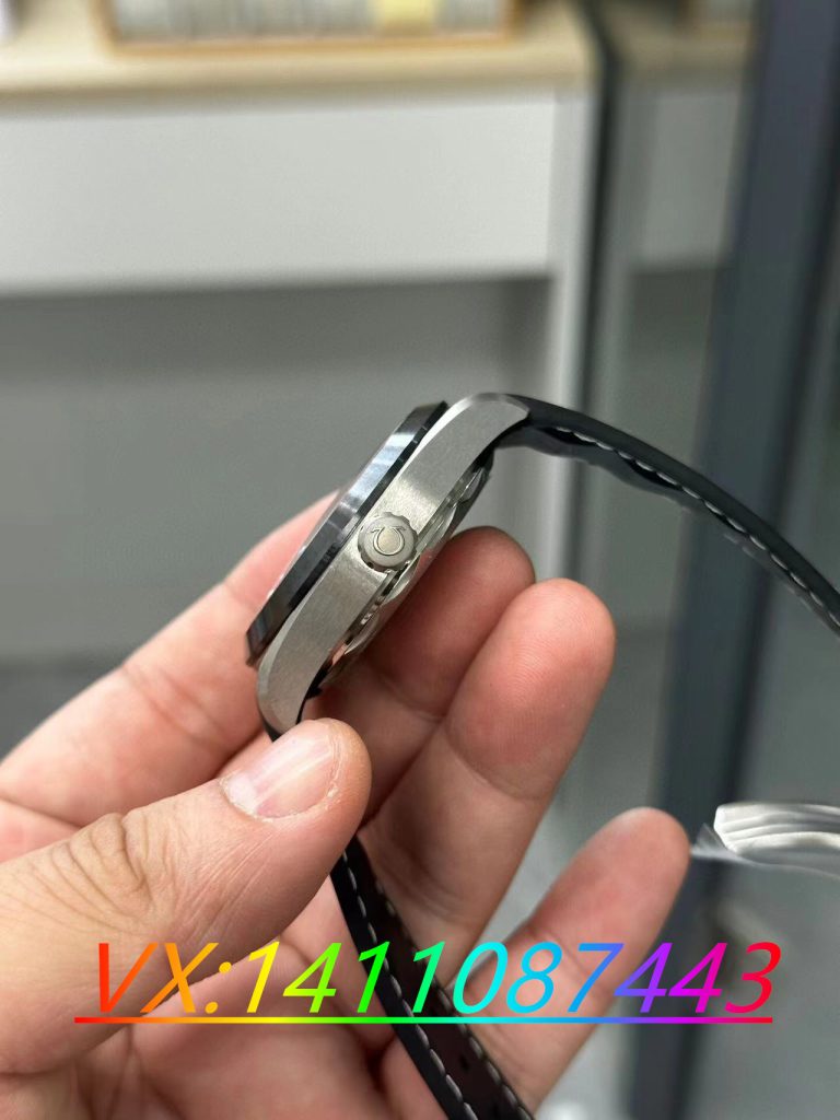 VS廠鈦殼世界時新品評測，海馬150陶瓷刻度盤亮點解析！