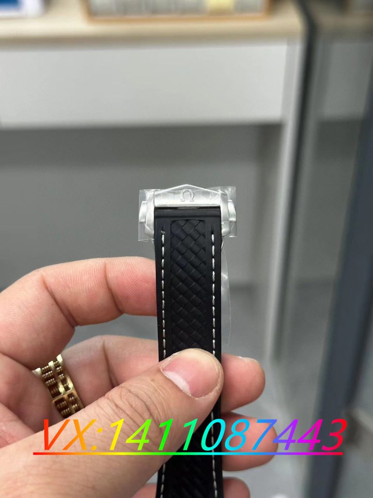 VS廠鈦殼世界時新品評測，海馬150陶瓷刻度盤亮點解析！