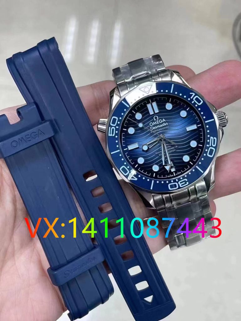 VS廠海馬300米細節(jié)全解析：冰藍面8800機芯對比