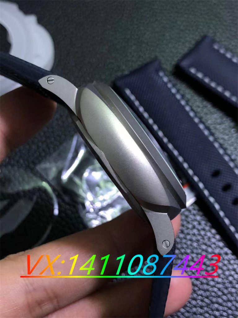 探索VS廠沛納海PAM1117：鈦金屬腕表的新境界