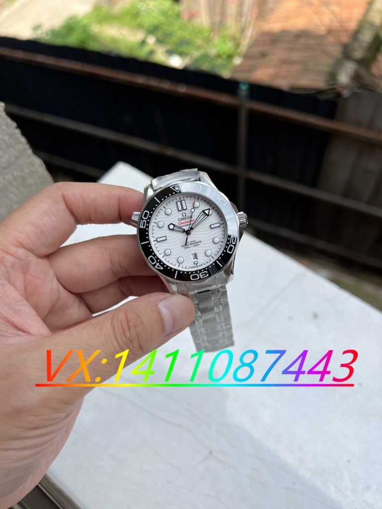 VS廠歐米茄海馬300熊貓盤可以入手嘛?會(huì)不會(huì)一眼假？