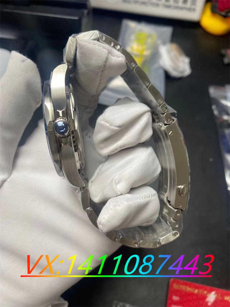 VS廠歐米茄海馬300搭配8800機(jī)芯細(xì)節(jié)揭秘