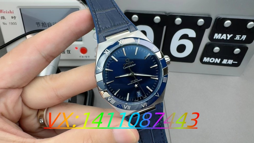探索VS歐米茄五代星座8900/8901機芯的精湛細(xì)節(jié)做工