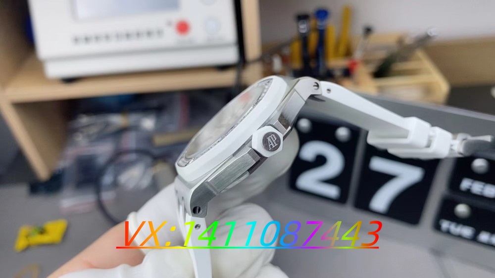RXW愛彼皇家橡樹離岸37mm石英女表細(xì)節(jié)測評