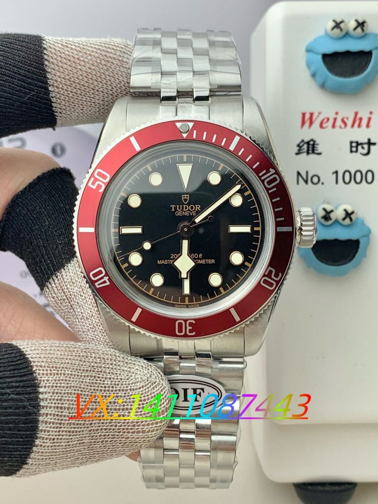 DIF帝舵碧灣三代小紅盾41mm五珠鏈腕表評測:經典復古的現代演繹?