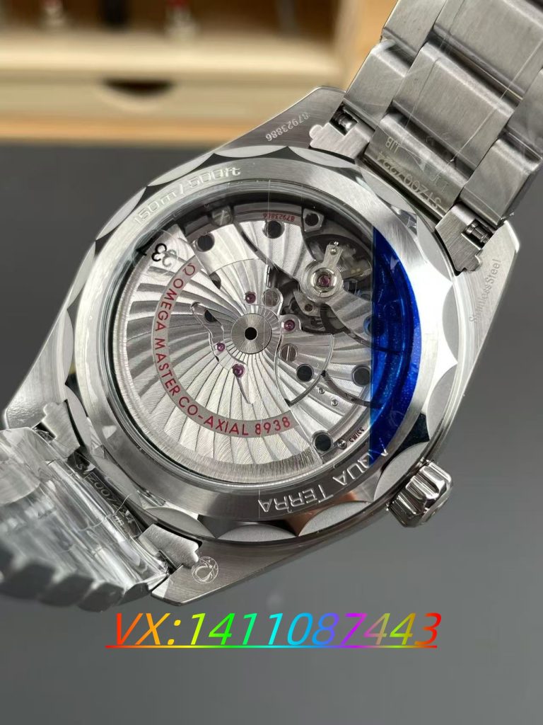 VS廠歐米茄世界時(shí)藍(lán)海馬150m評(píng)測(cè):復(fù)刻表中的技術(shù)突圍者?